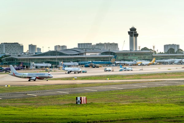 Comment préparer un itinéraire de camping pour découvrir les cascades en Islande?