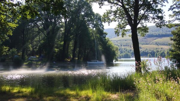 Top 10 campings au bord de l'eau à découvrir en France